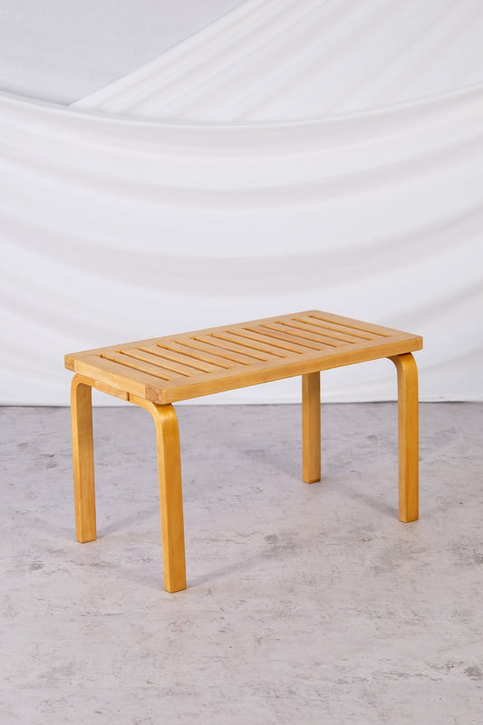 Honey patina artek bench, alvar aalto