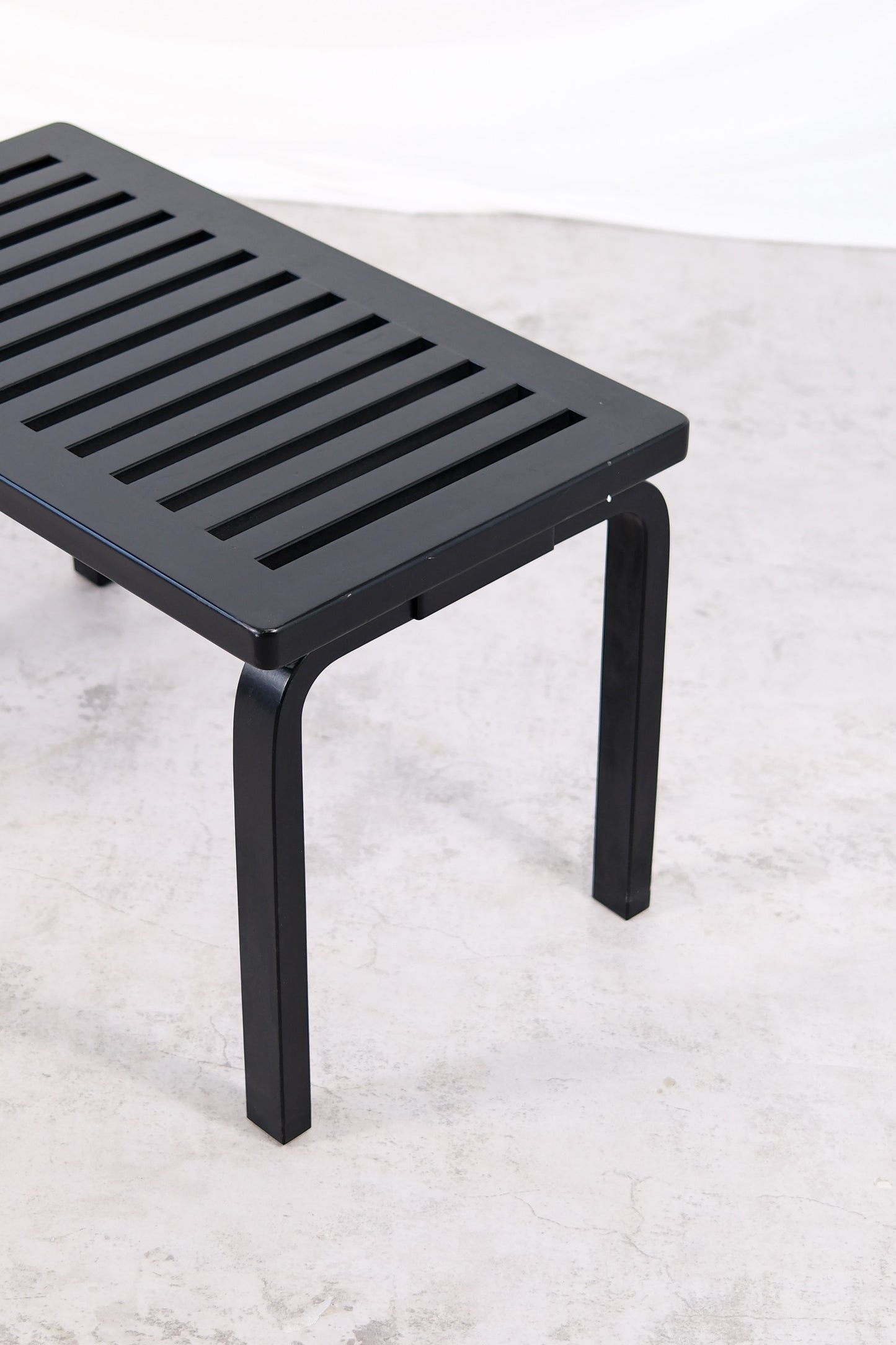 Artek 153B Bench, Black