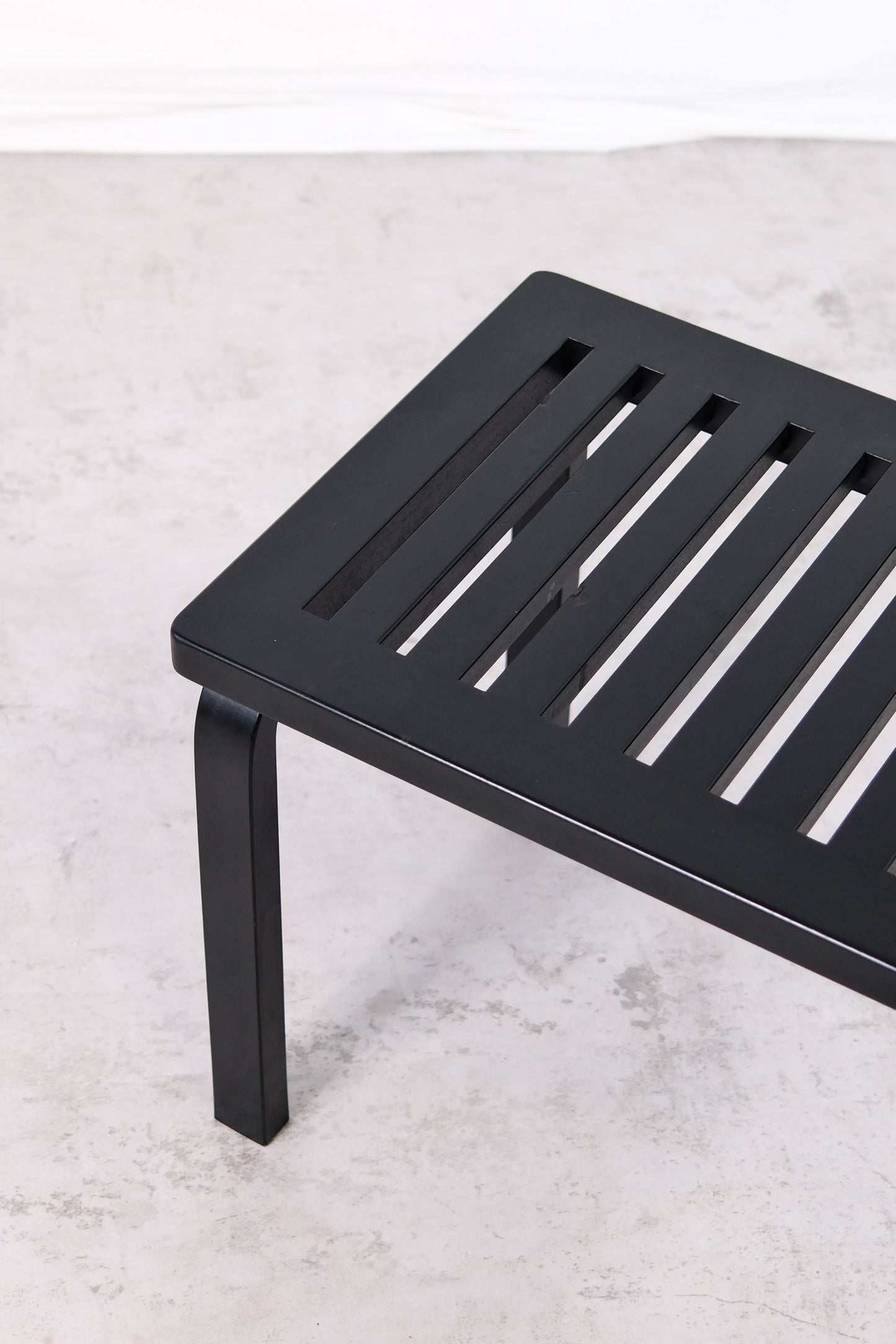 Artek 153B Bench, Black