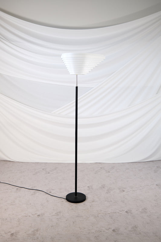 Artek A805 Floor Lamp, Alvar Aalto, Chrome Details