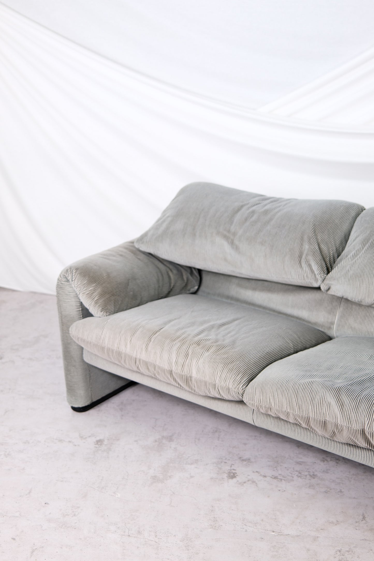 Maralunga Sofa by Vico Magistretti for Cassina