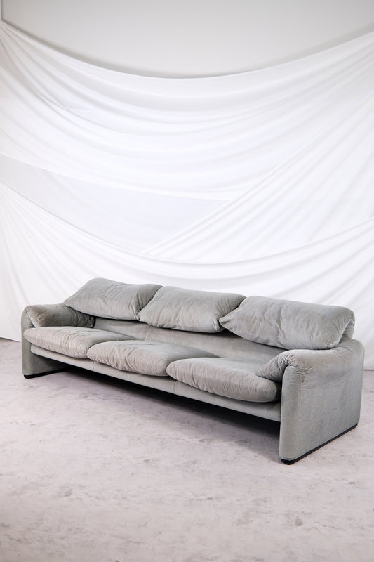 Maralunga Sofa by Vico Magistretti for Cassina