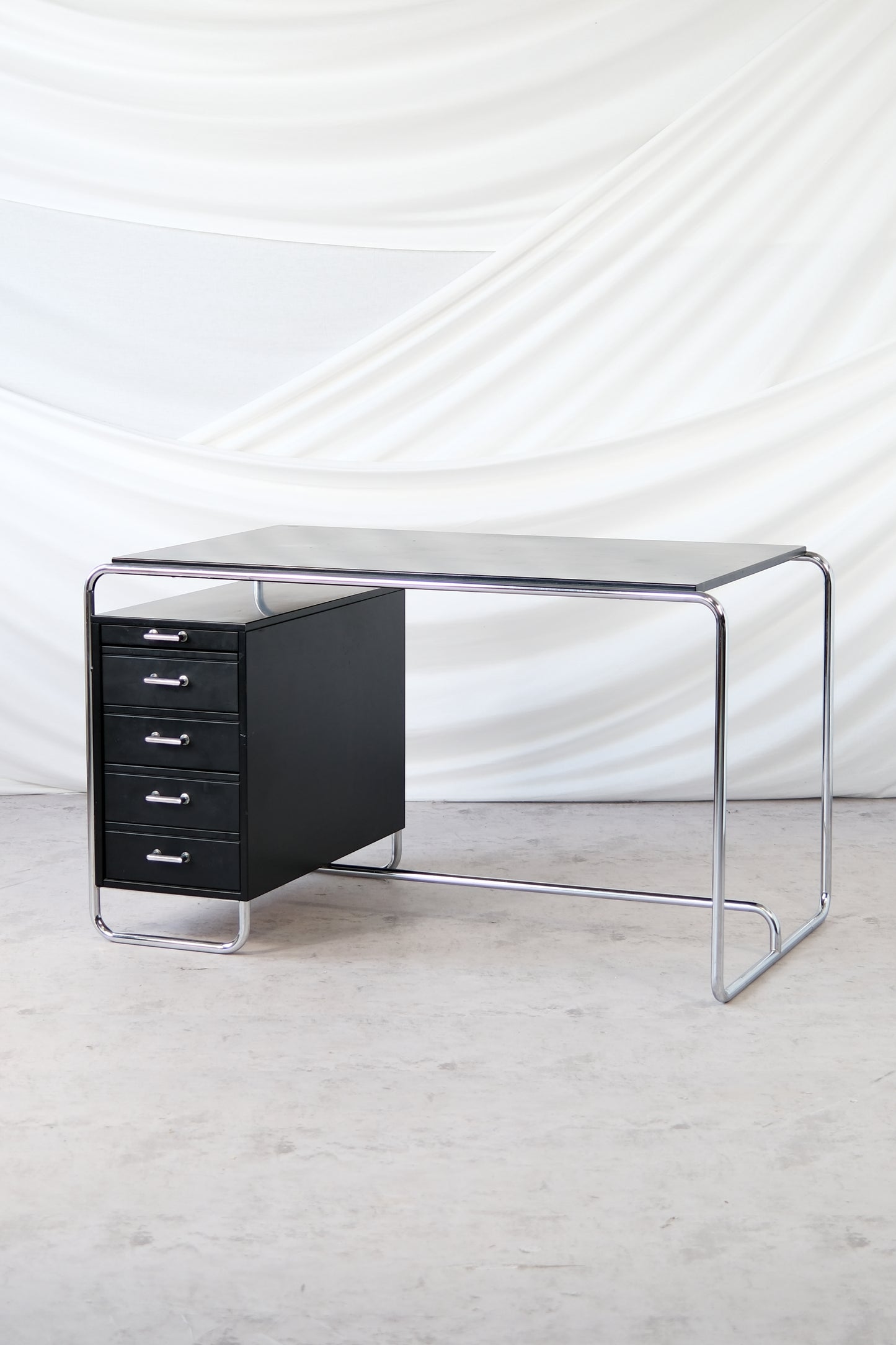 Bauhaus-Style Desk by Pauli Blomstedt