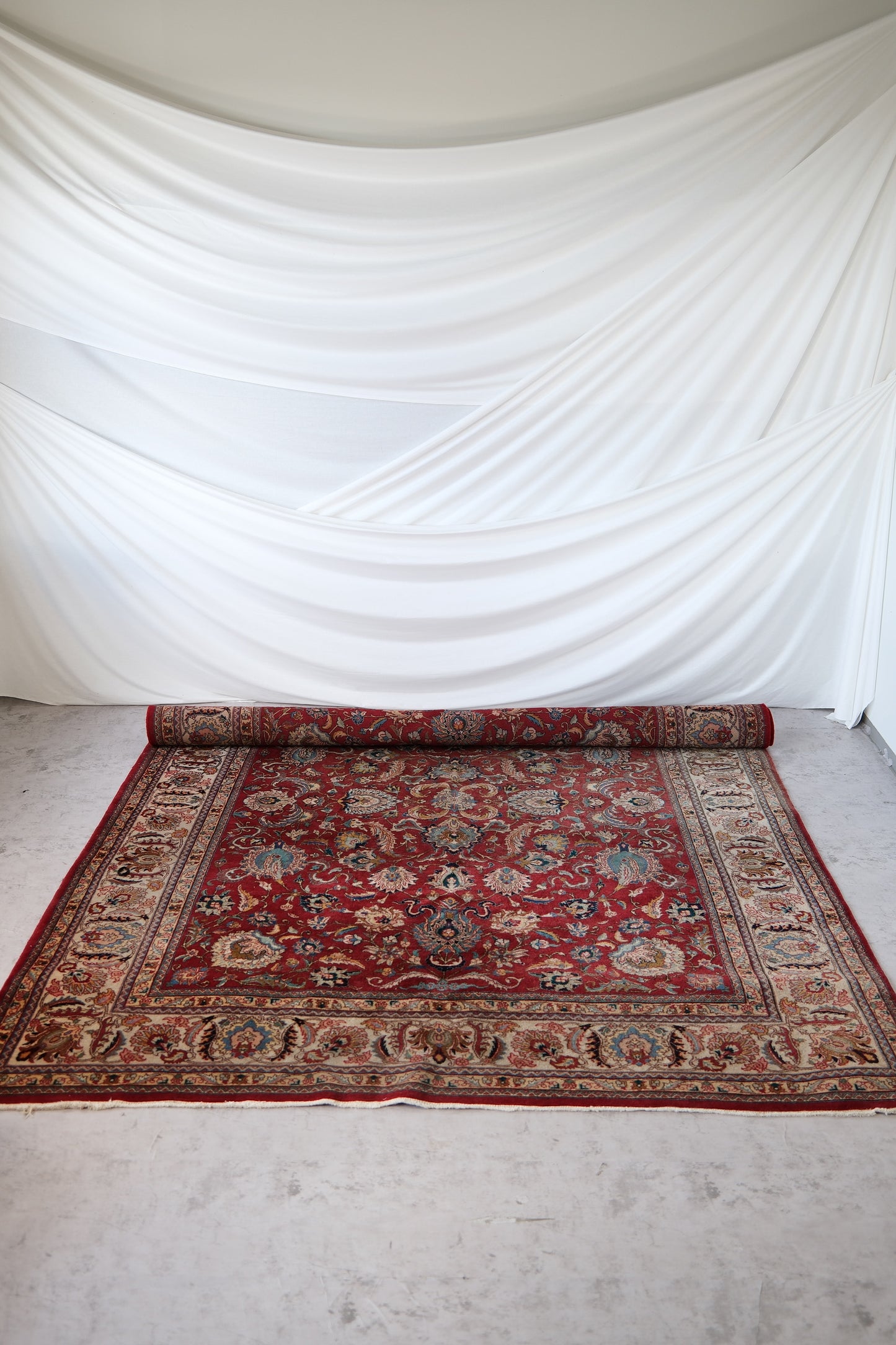 Large Hand-Knotted Persian Rug 360 × 260 cm