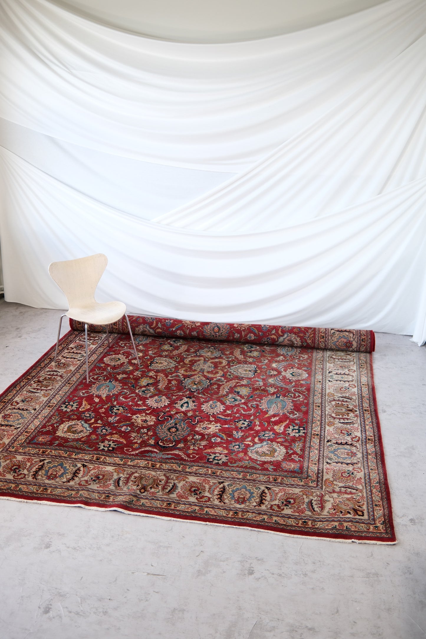 Large Hand-Knotted Persian Rug 360 × 260 cm
