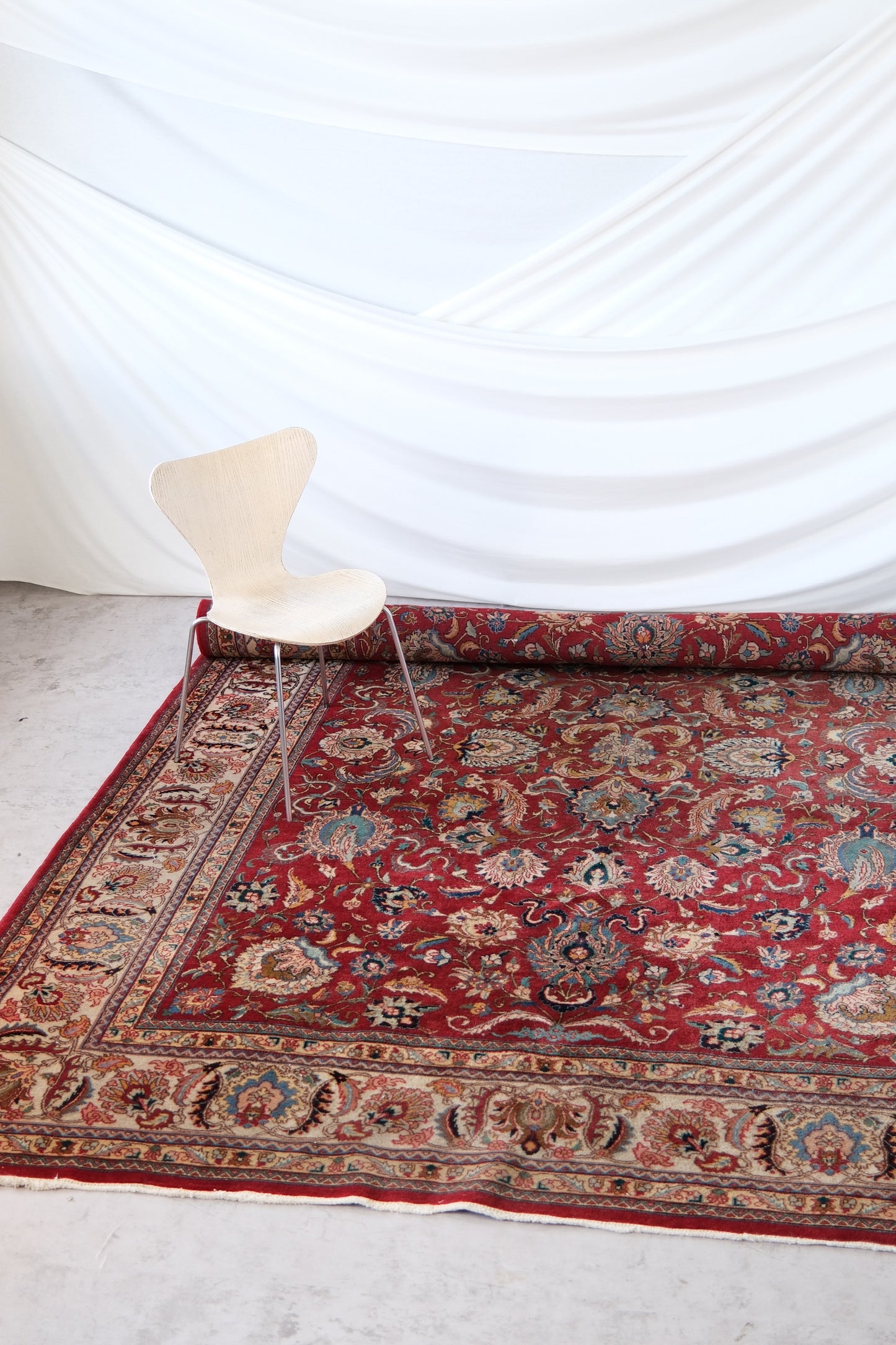 Large Hand-Knotted Persian Rug 360 × 260 cm