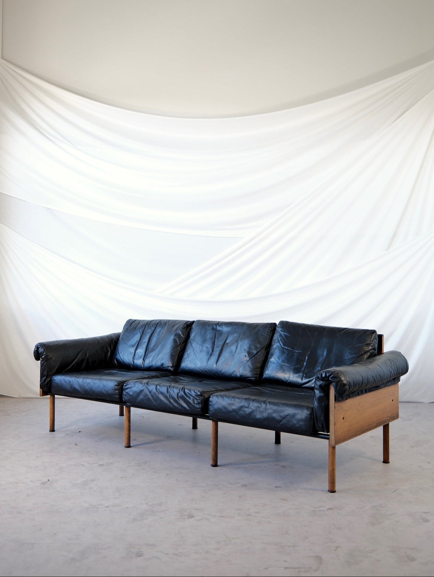 Yrjö Kukkapuro Ateljee 3-Seater Sofa Black Leather & Rosewood Frame
