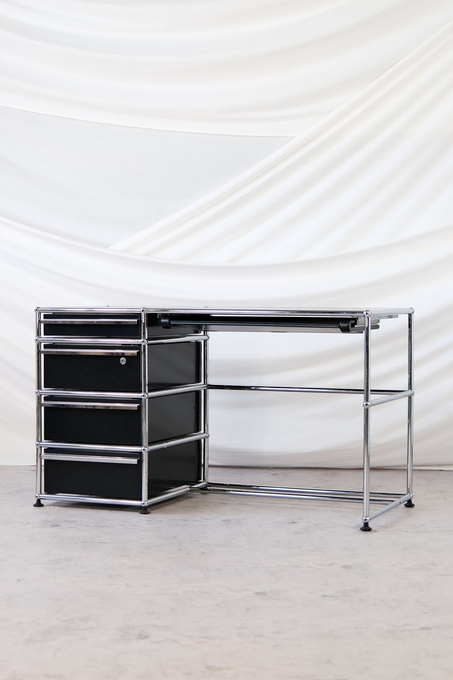 USM Haller Desk
