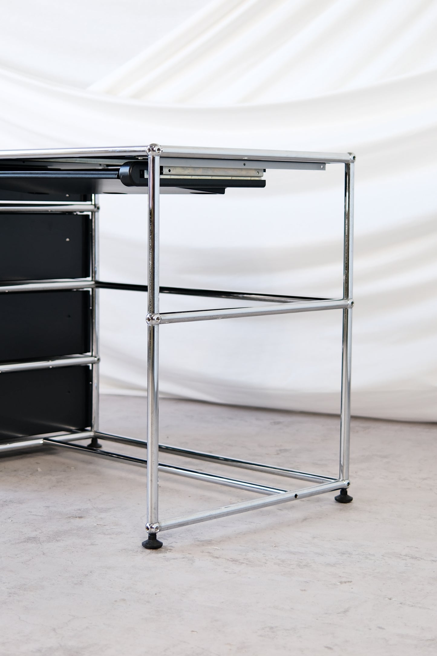 USM Haller Desk
