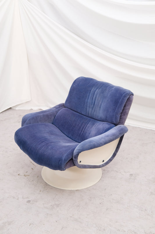 Yrjö Kukkapuro Saturnus Armchair (2 available)
