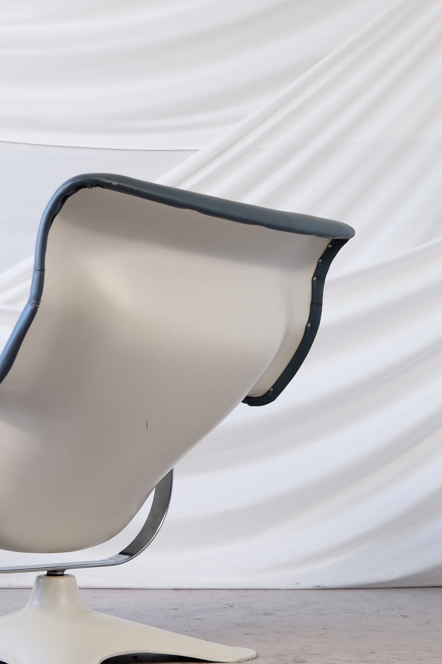 Baby Blue Yrjö Kukkapuro Karuselli Armchair
