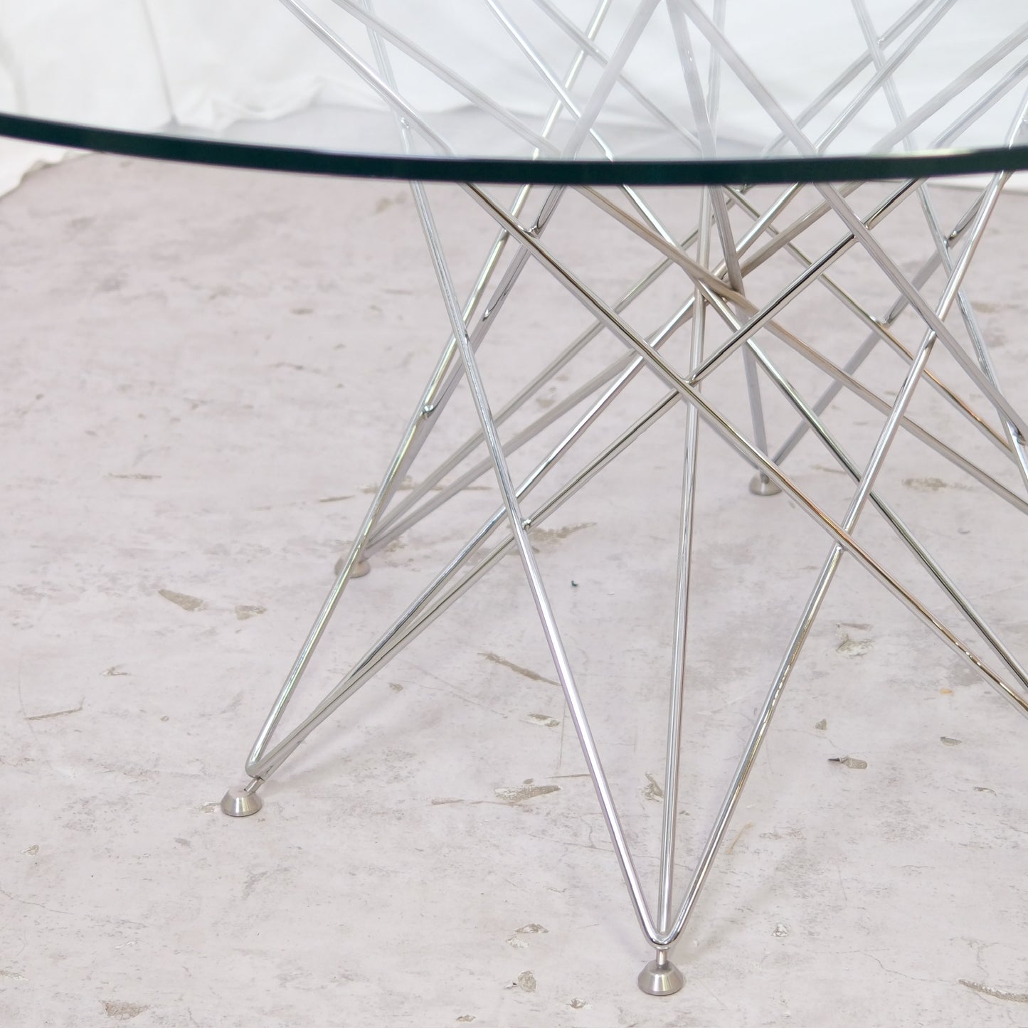 Vintage Bonaldo Round Dining Table – Glass Top 160 cm