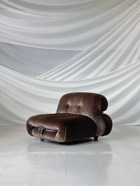 カッシーナのためのアフラ&トビア・スカルパによるソリアナ アームチェア