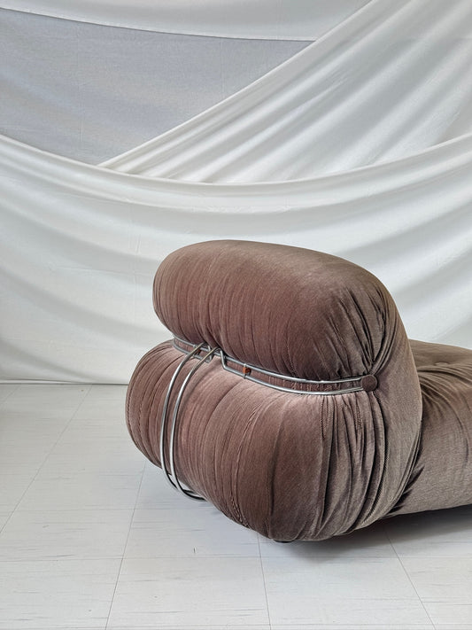 カッシーナのためのアフラ&トビア・スカルパによるソリアナ アームチェア