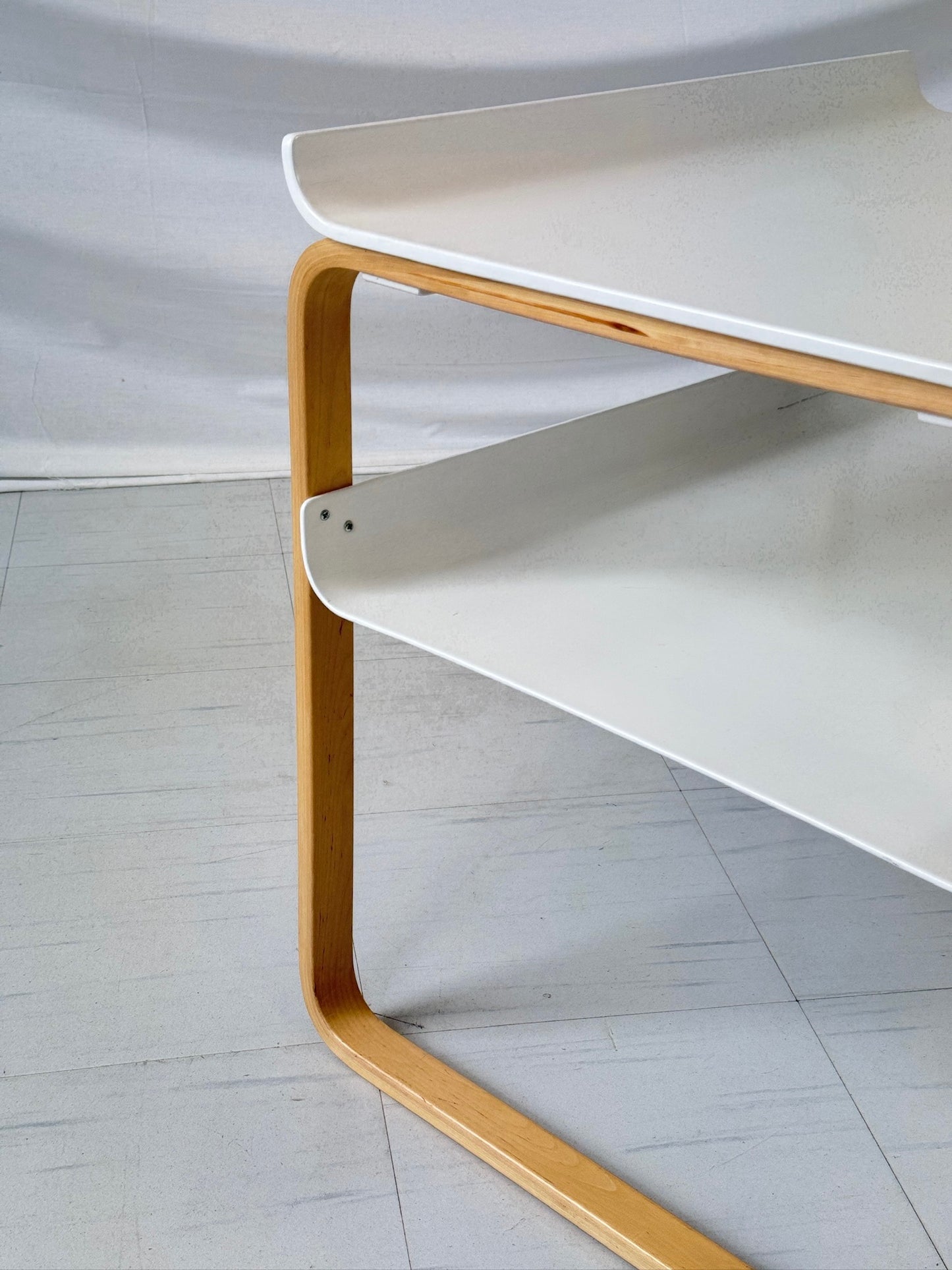 Artek의 Alvar Aalto Kehäpöytä 915