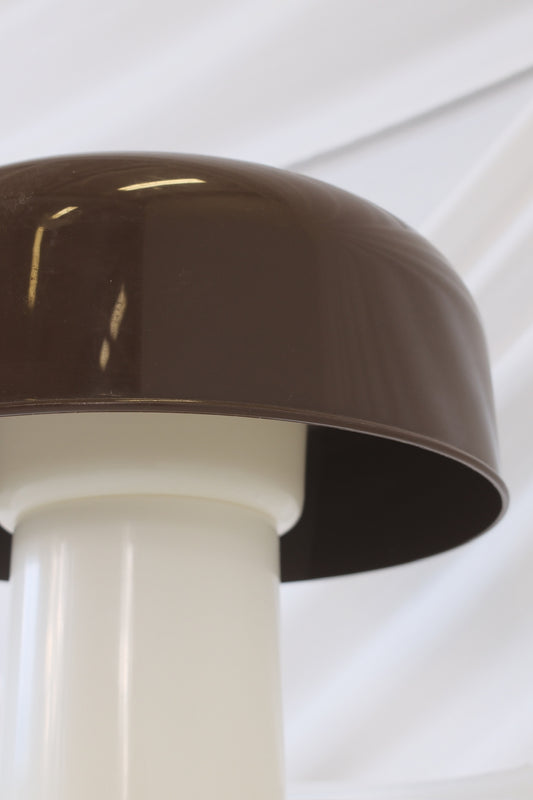 ファガーフルツ スペースエイジ テーブルランプ