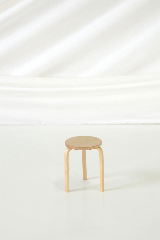 アルテック – アルヴァ・アアルト生誕100周年記念 ミニチュアクラシックスツール (1:5)