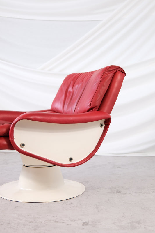 *予約済み* Yrjö Kukkapuro Saturnus、レッドレザー