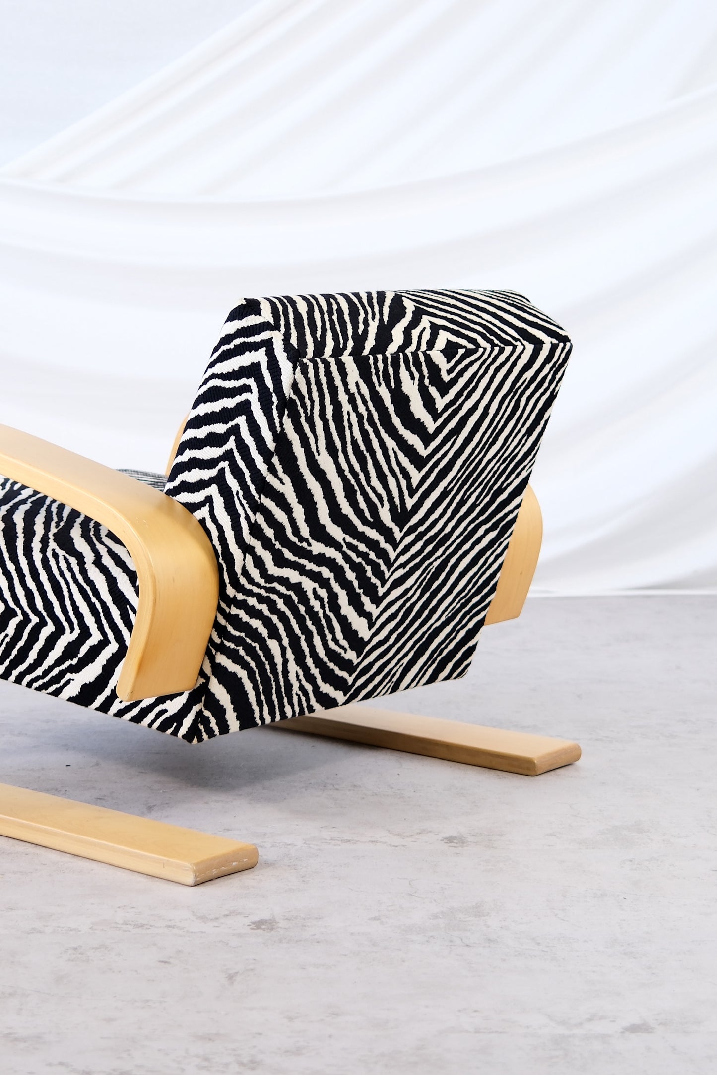 Alvar Aalto 400 “Tankki” chair Artek
