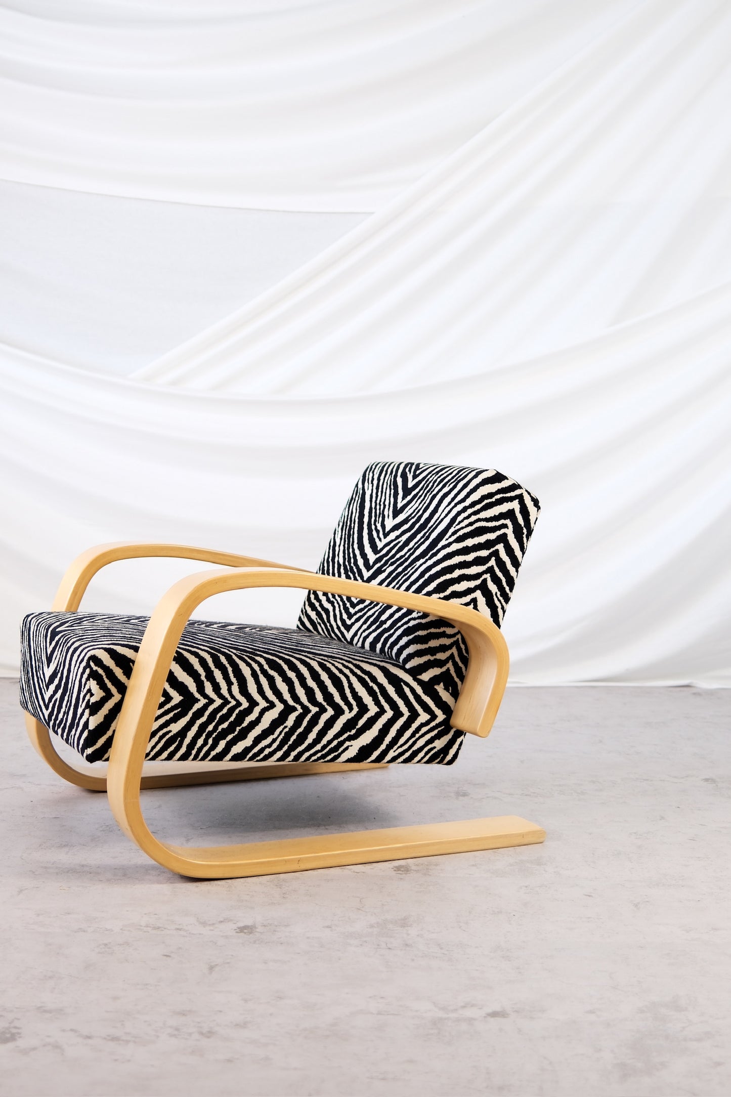 Alvar Aalto 400 “Tankki” chair Artek