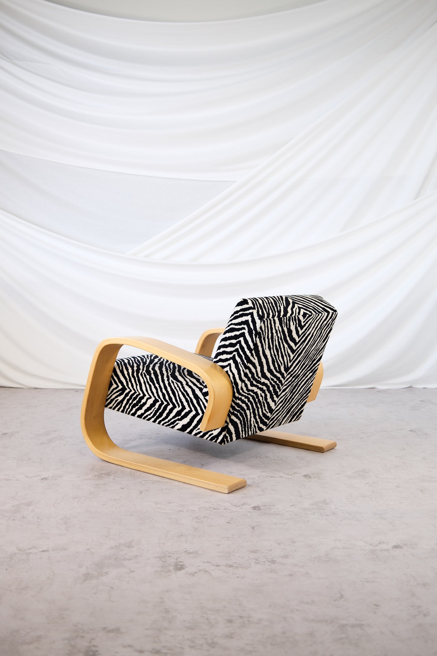 Alvar Aalto 400 “Tankki” chair Artek