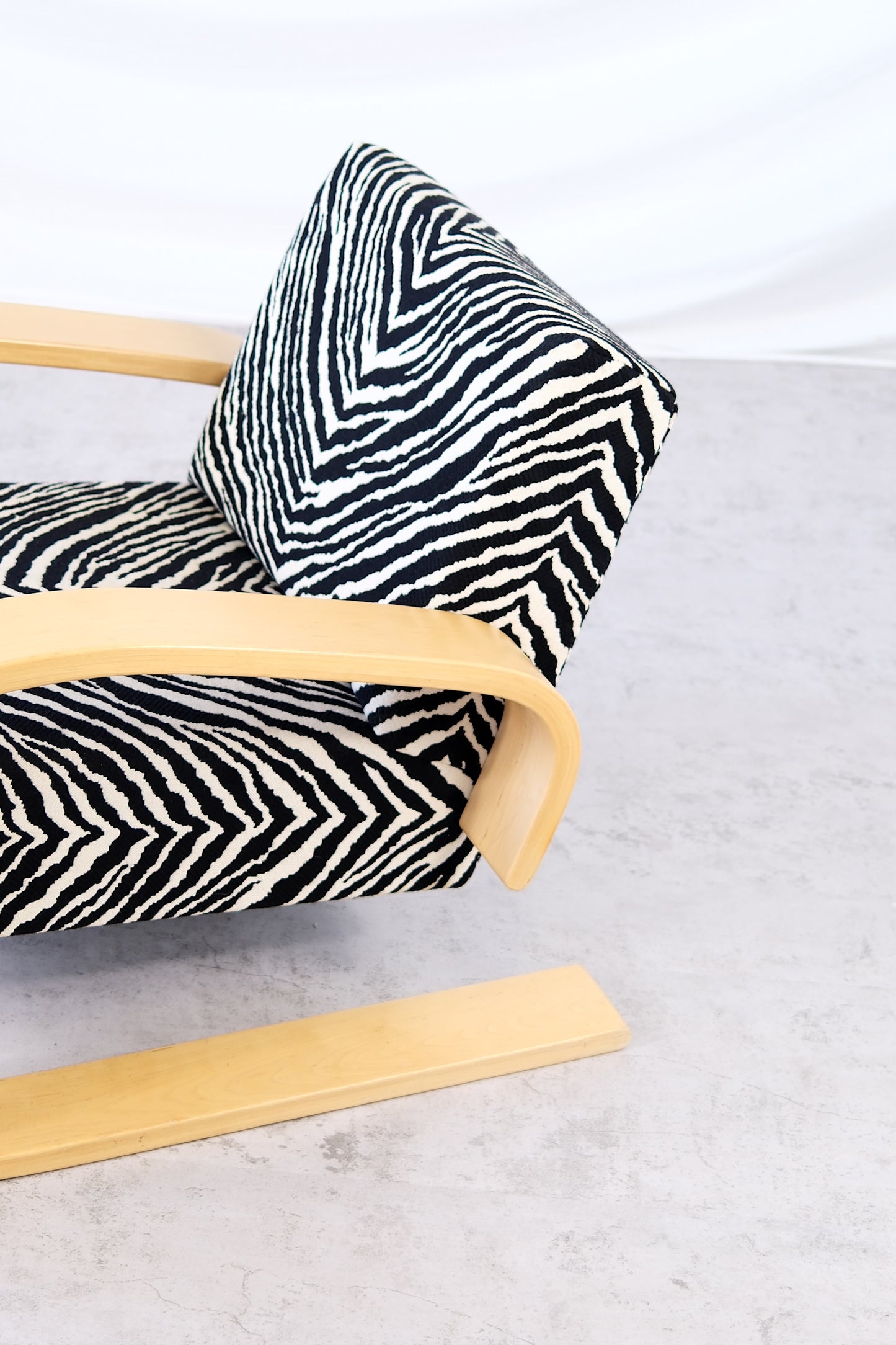 Alvar Aalto 400 “Tankki” chair Artek