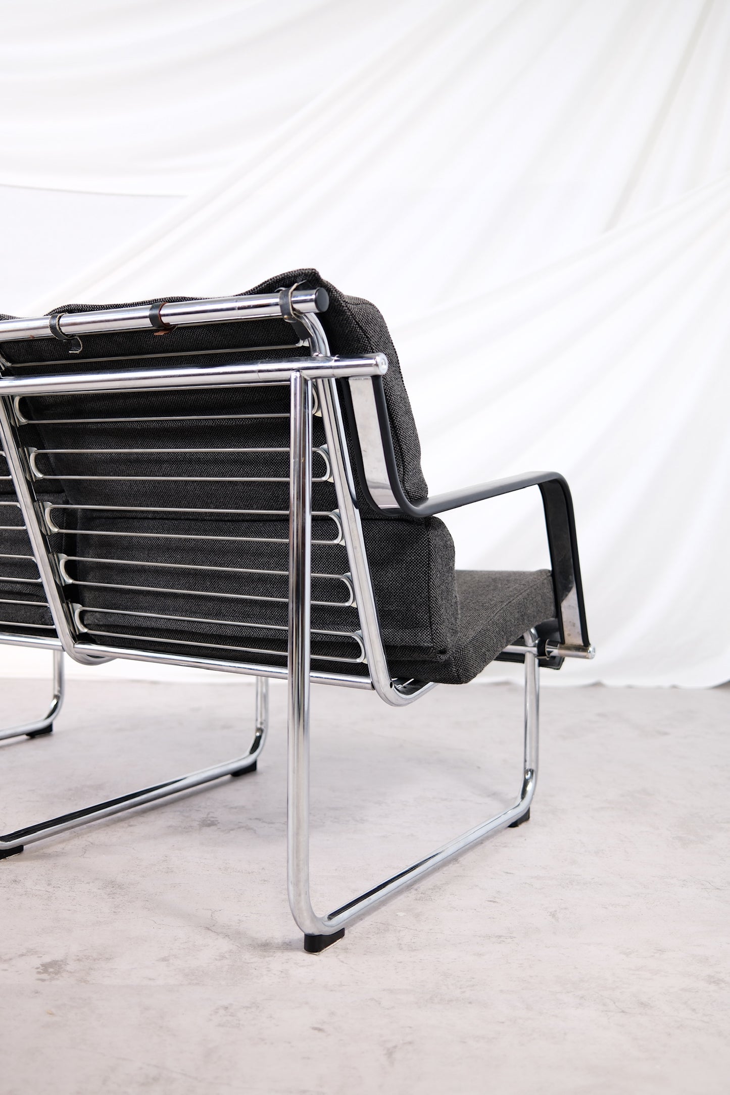 Yrjö Kukkapuro Remmi 2-Seater Sofa in Kvadrat Fabric
