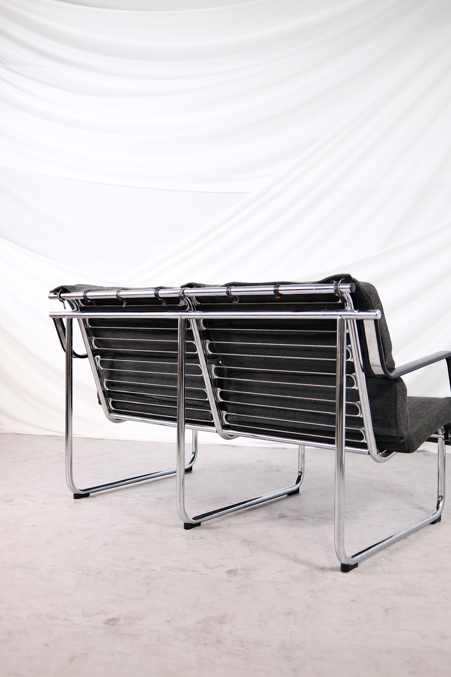 Yrjö Kukkapuro Remmi 2-Seater Sofa in Kvadrat Fabric