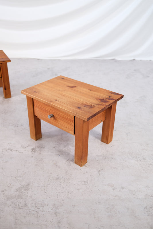 ジャパニーズスタイルのサイドテーブル