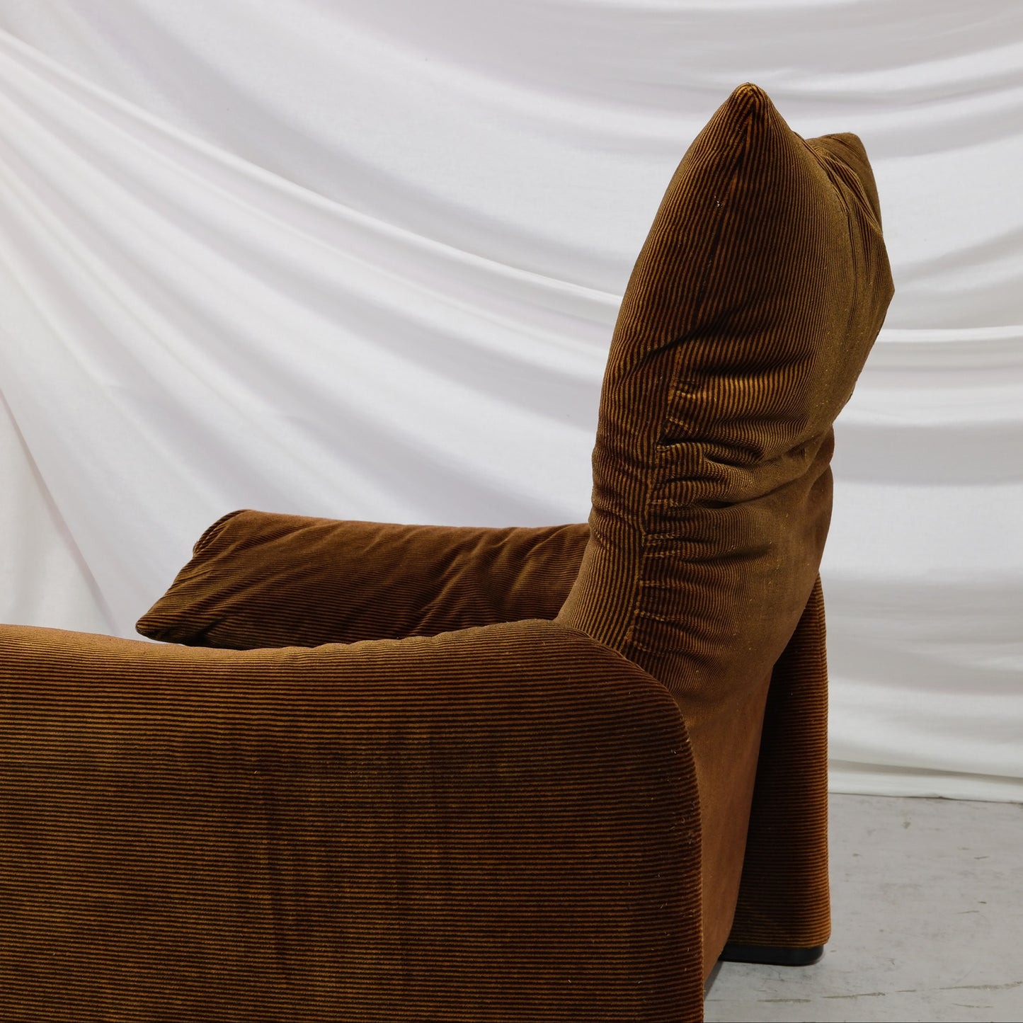 Vico Magistretti Maralunga Armchair for Cassina - Brown Wool Velvet