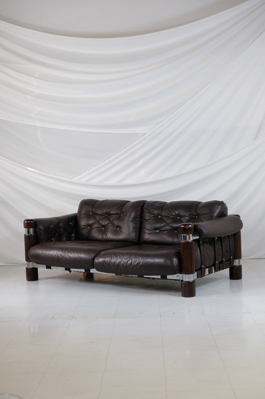 マイヤ・ルオスラーティ「エル・ランチョ」ソファ ブラウンレザー、木目とクロームのディテール