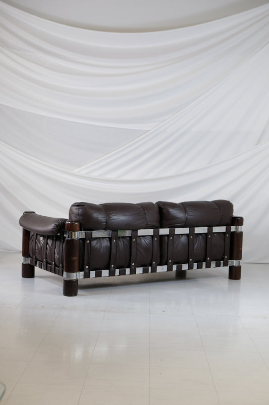 マイヤ・ルオスラーティ「エル・ランチョ」ソファ ブラウンレザー、木目とクロームのディテール