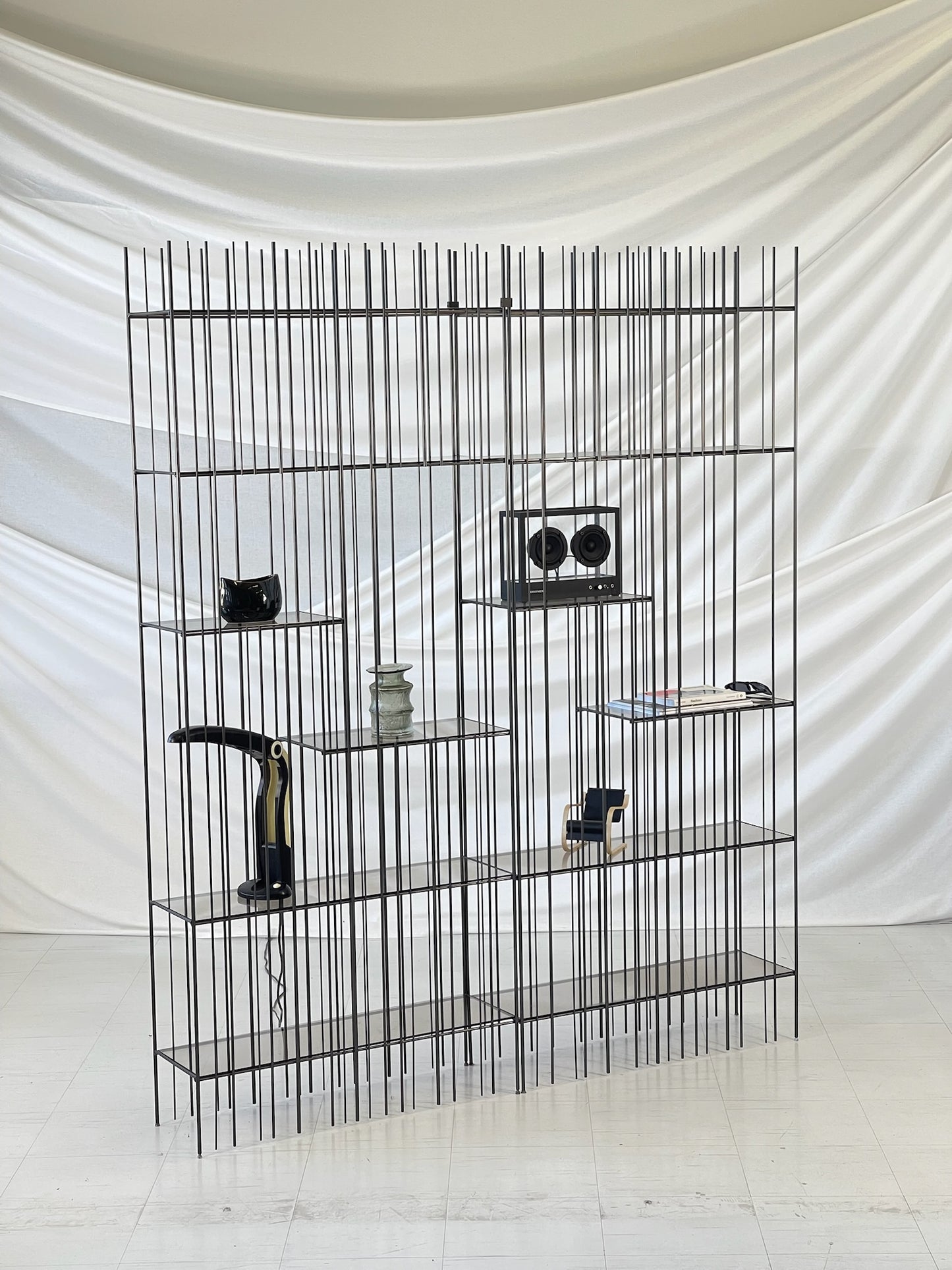 Cntrlzak Studio의 Metrica 책장