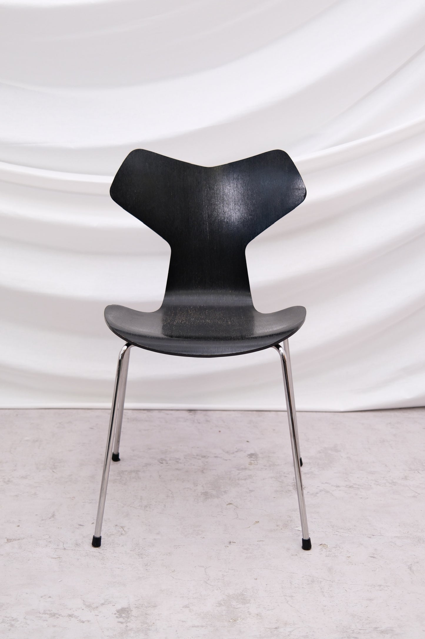 Fritz Hansen Grand Prix Chairs Black Wood