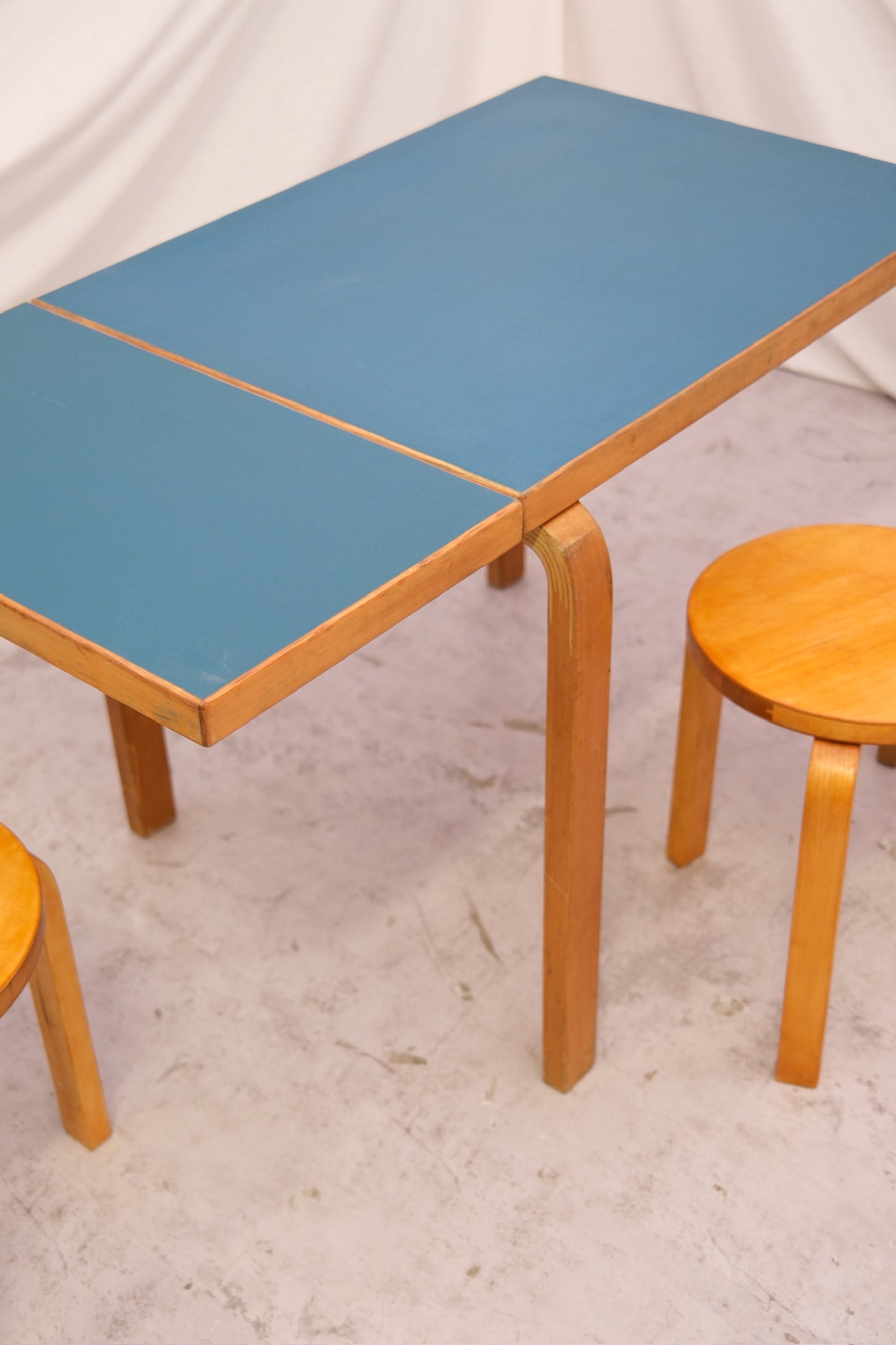 Artek DL82 Drop-Leaf Table OY HUONEKALU- JA RAKENNUSTYTEHDAS AB, 1940/1950S