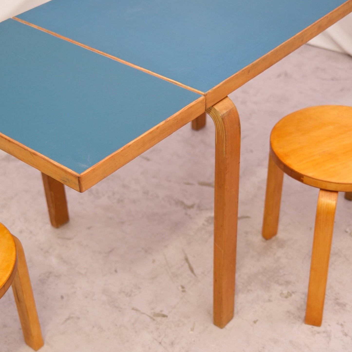 Artek DL82 Drop-Leaf Table OY HUONEKALU- JA RAKENNUSTYTEHDAS AB, 1940/1950S