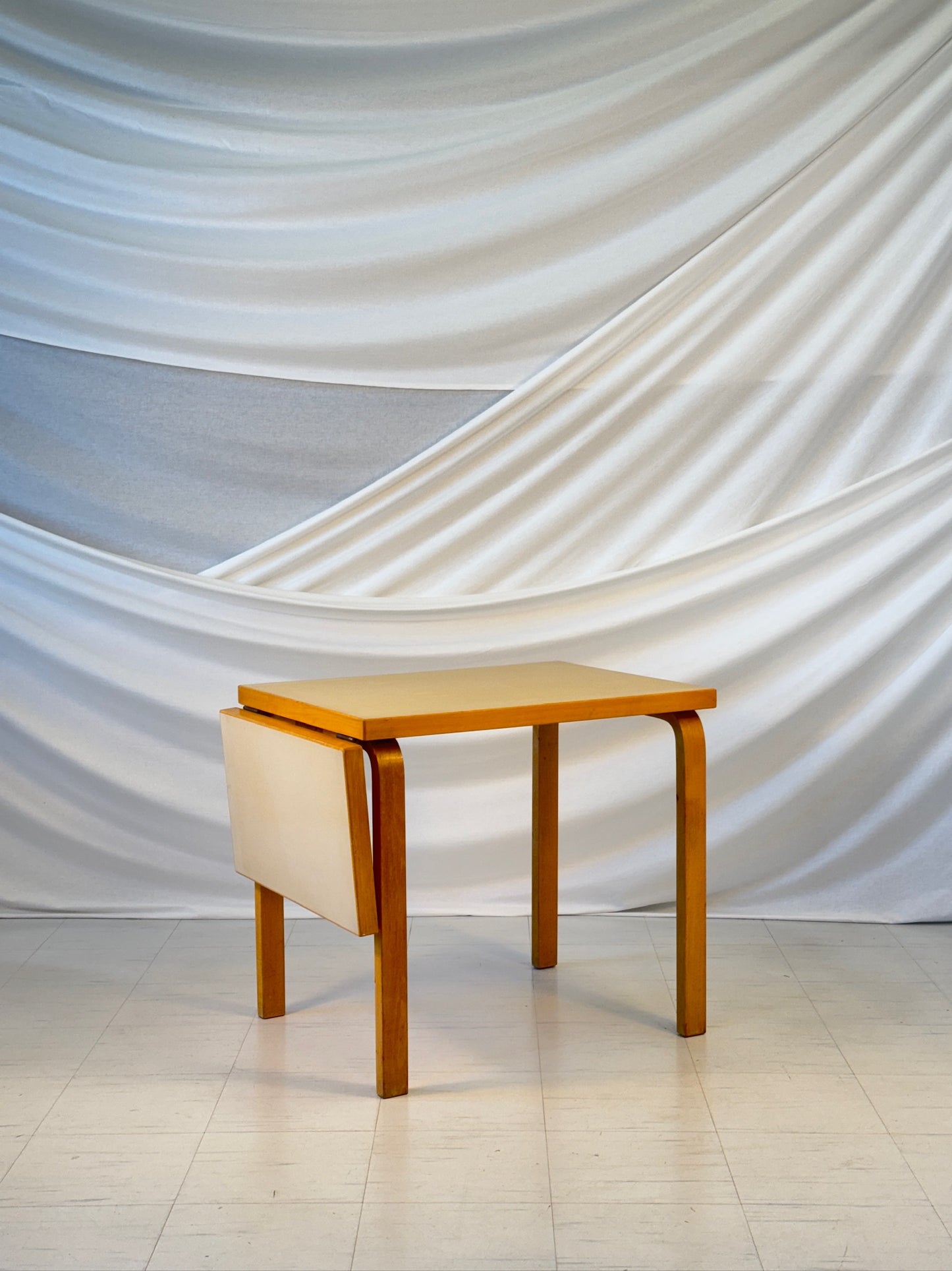 Artek DL82 드롭리프 테이블 OY HUONEKALU- JA RAKENNUSTYTEHDAS AB, 1950/1960S