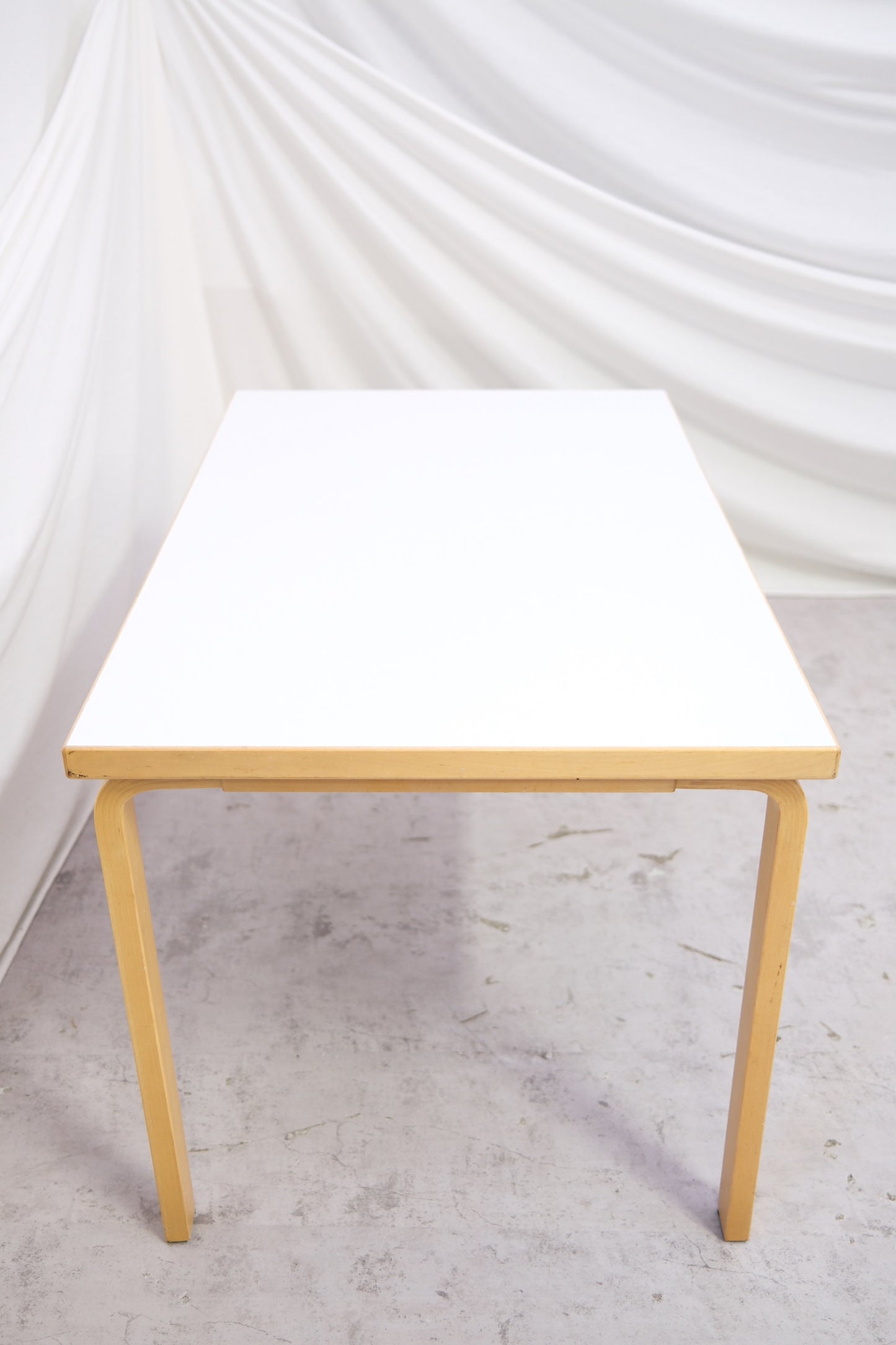 Artek 81B White Laminate top - Alvar Aalto