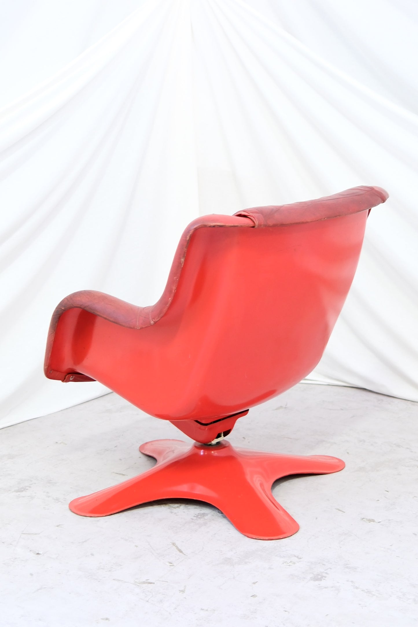 Yrjö Kukkapuro Karuselli armchair - Haimi 1960s - Red Leather
