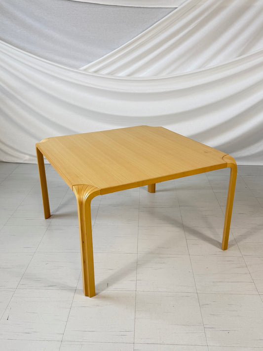 Artek ファンテーブル x800b & x800c