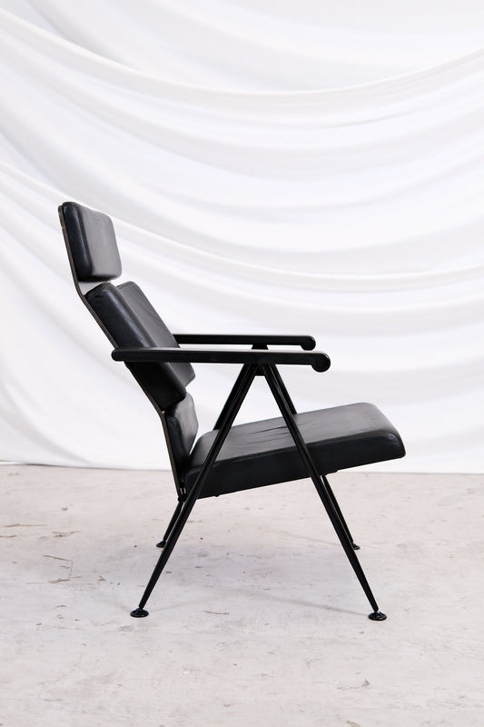 Yrjö Kukkapuro Funktus Armchairs - Black Leather - Avarte