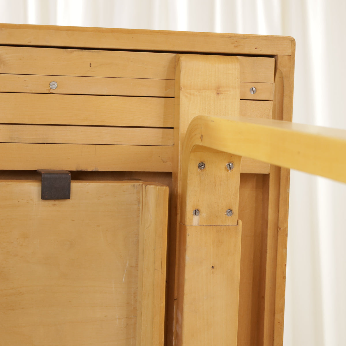 Alvar Aalto Model 92 Extendable Dining Table by Artek, underside joinery detail of Alvar Aalto Model 92 table by Artek
