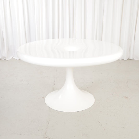 White Eero Aarnio Kanttarelli dining table for Asko, table and surface detail