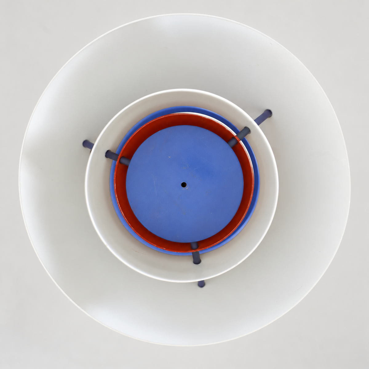 Poul Henningsen PH5 white pendant light for Louis Poulsen — underside reflector and screw fittings