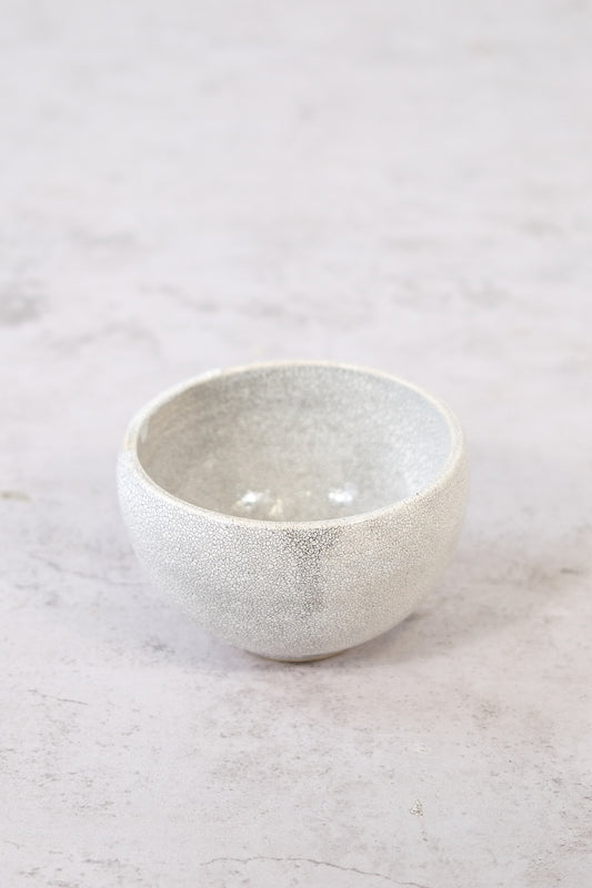 Japanese ceramic bowl with white crackle glaze