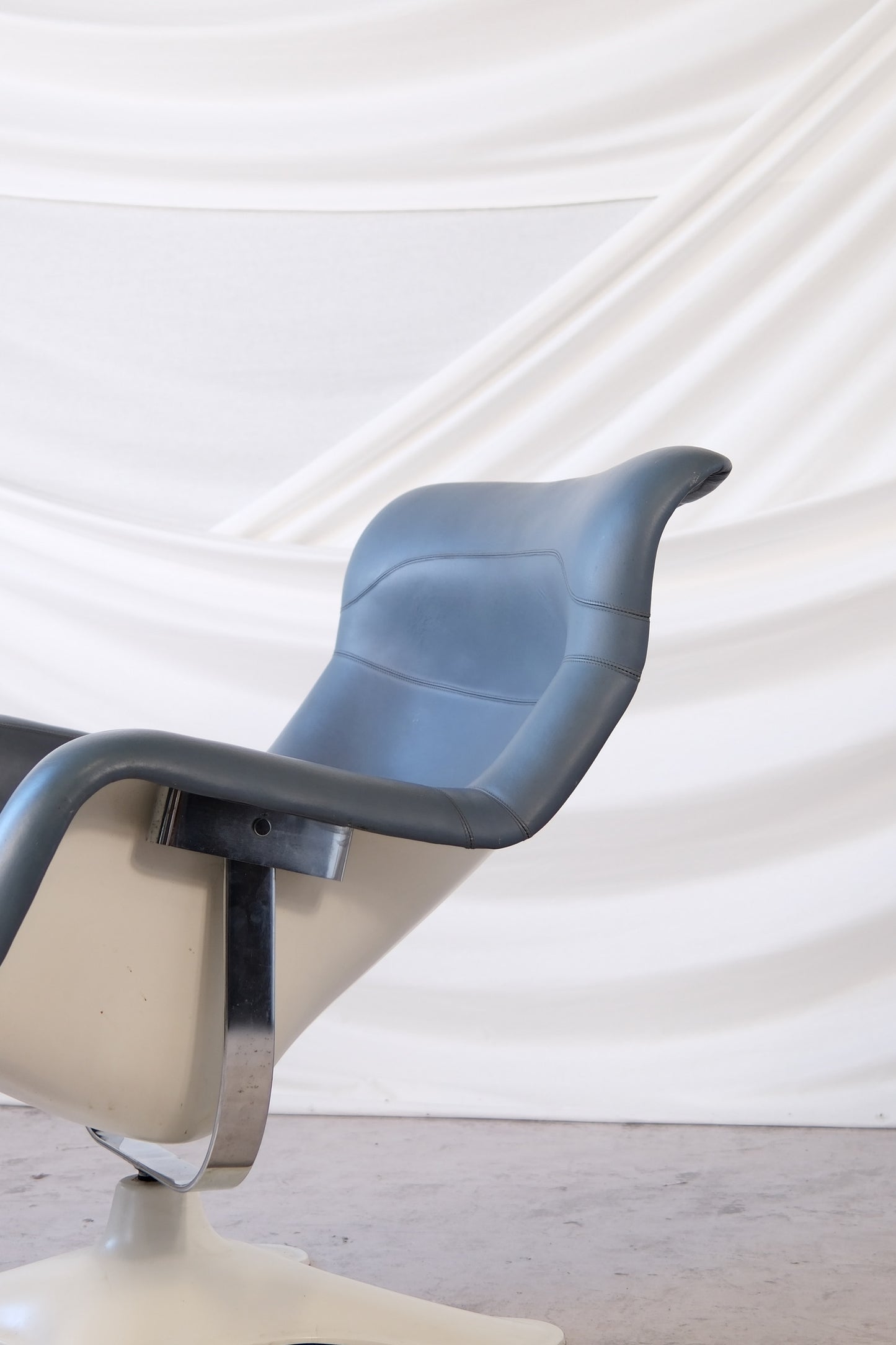 Baby Blue Yrjö Kukkapuro Karuselli Armchair