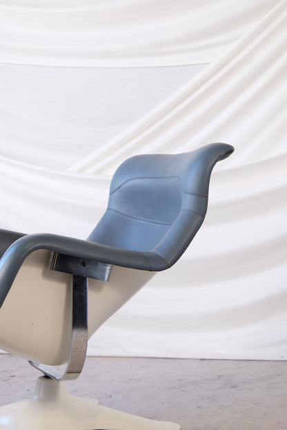 Baby Blue Yrjö Kukkapuro Karuselli Armchair