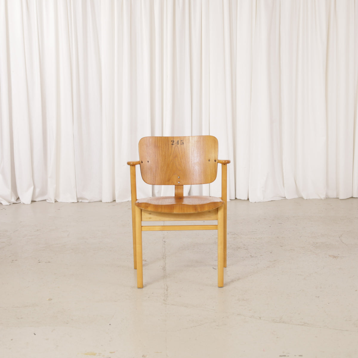 1950s Domus Chair with Oak Veneer by Ilmari Tapiovaara, domus chair, front view