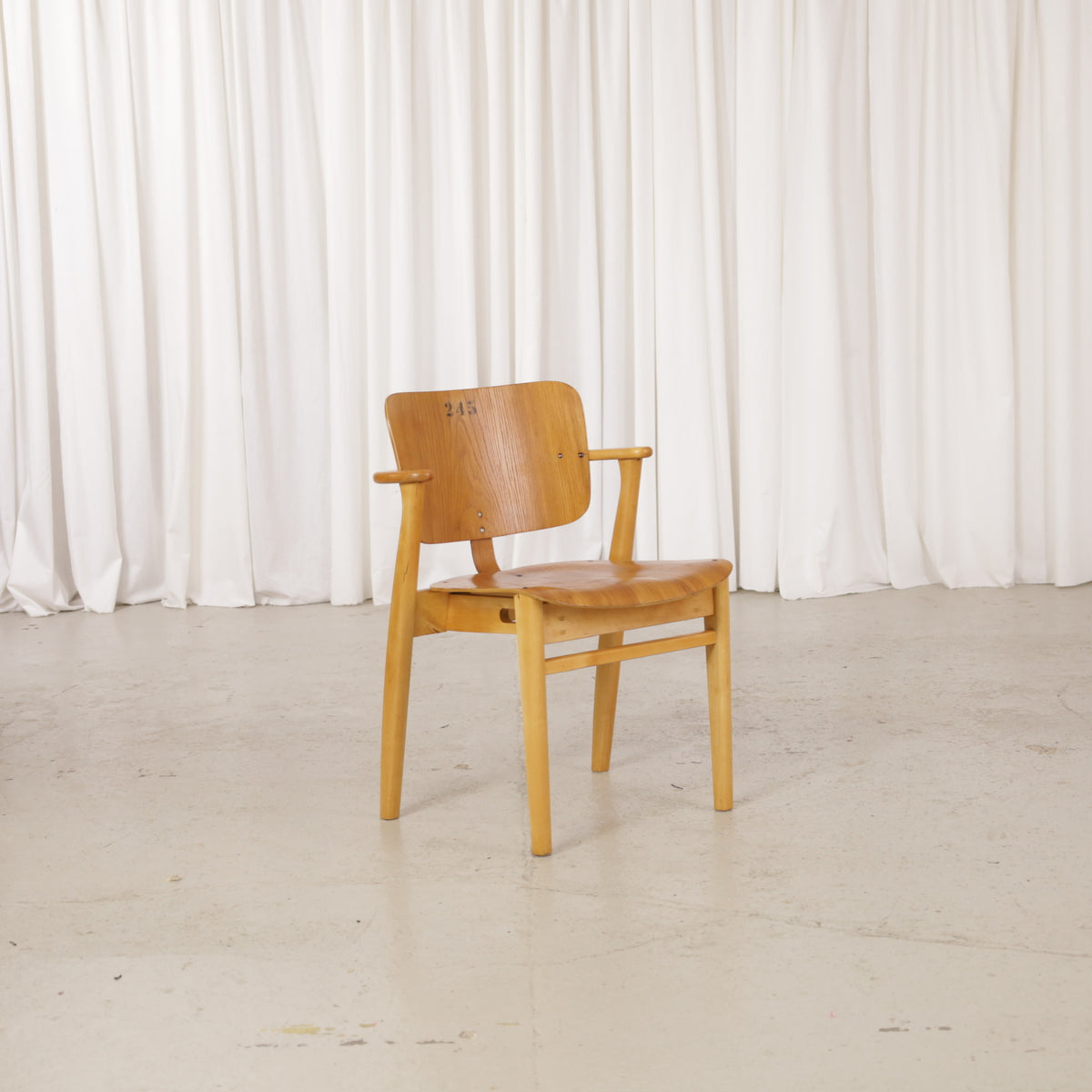 1950s Domus Chair with Oak Veneer by Ilmari Tapiovaara, domus chair, angled front view