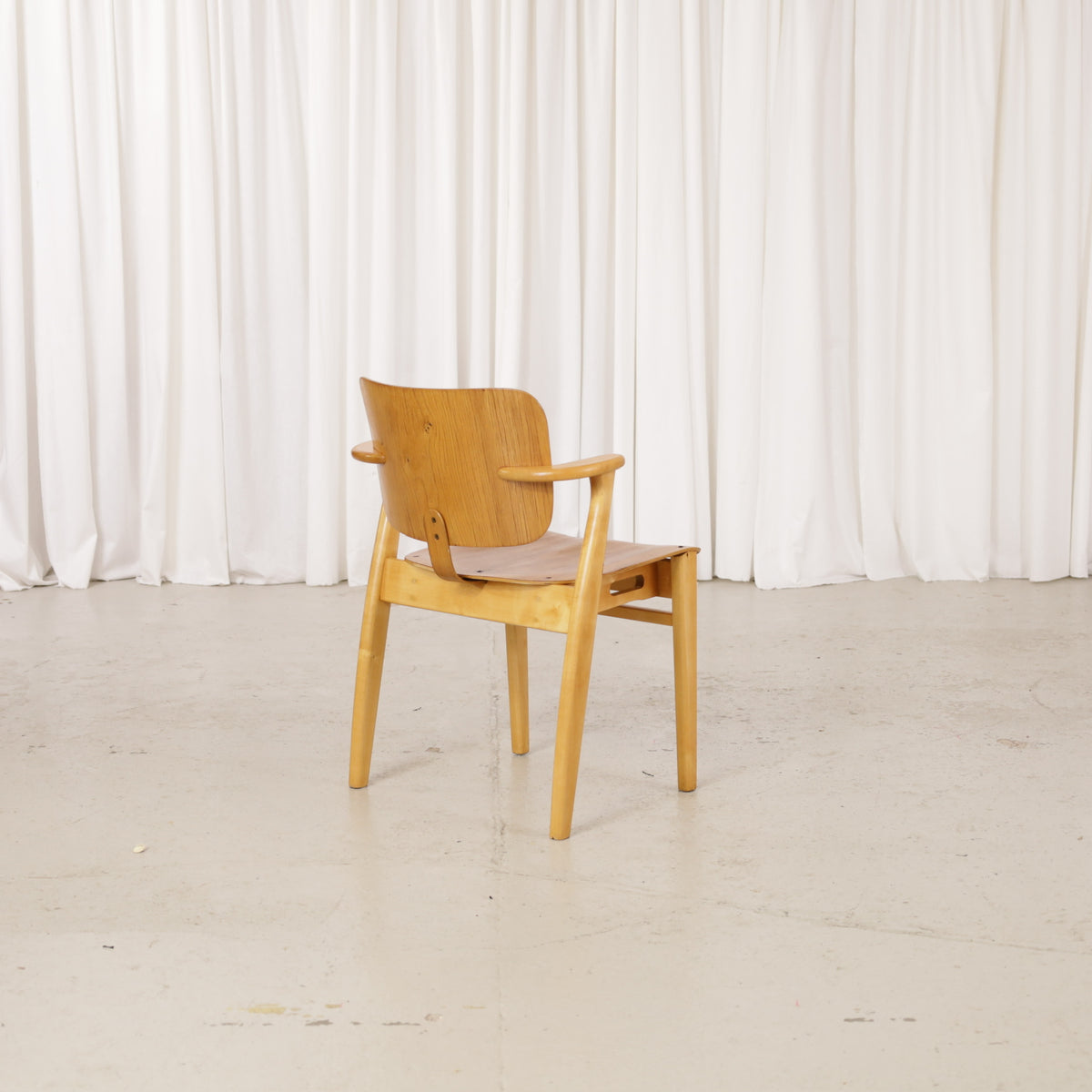 1950s Domus Chair with Oak Veneer by Ilmari Tapiovaara, domus chair, rear three-quarter view